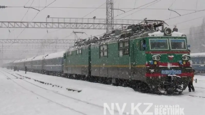 На железнодорожных путях в Сортировке нашли сильно обожженного 19-летнего парня