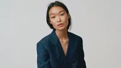 Казахстанка снялась в рекламе со Скарлетт Йоханссон, фото - Новости Zakon.kz от 15.06.2023 15:07