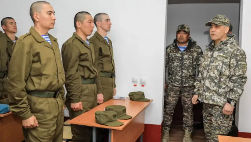 Министр обороны РК проверил соединения и части  в Алматинской области