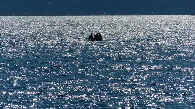 Четверых мужчин на самодельном плоту унесло в море в Актау, фото - Новости Zakon.kz от 02.10.2023 15:48
