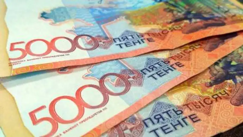 Мужчина в платье ограбил микрокредитную организацию в ВКО