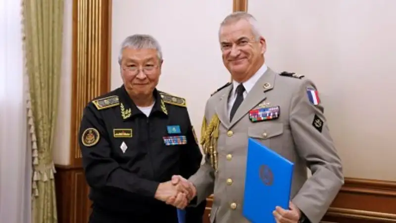Казахстан и Франция подписали план военного сотрудничества