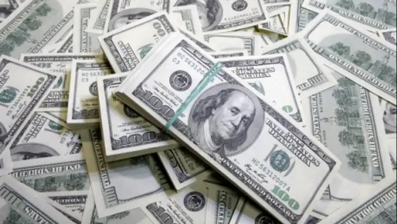 Доллар на бирже вырос до 350 тенге 