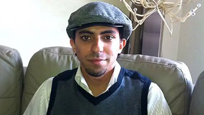 Блогера приговорили к 10 годам тюрьмы и 1000 ударам плетью за критику ислама