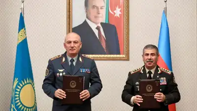 Министр обороны Казахстана прибыл с визитом в Азербайджан, фото - Новости Zakon.kz от 06.10.2023 17:24