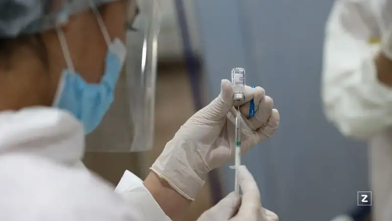 Назальная вакцина позволит увеличить интервал для ревакцинации – эксперт