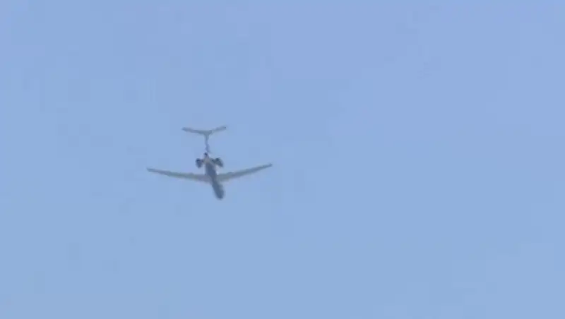 Опубликовано видео пролёта российского самолёта над Белым домом