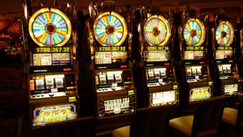 Появилось видео уничтожения игровых автоматов в Алматы