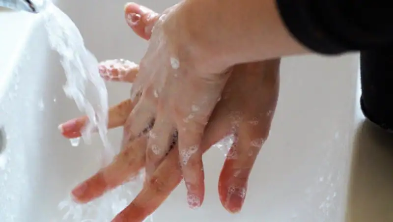 Елжан Биртанов поддержал челлендж #SafeHands