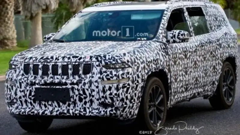 Новый большой внедорожник Jeep «спалился» на тестах