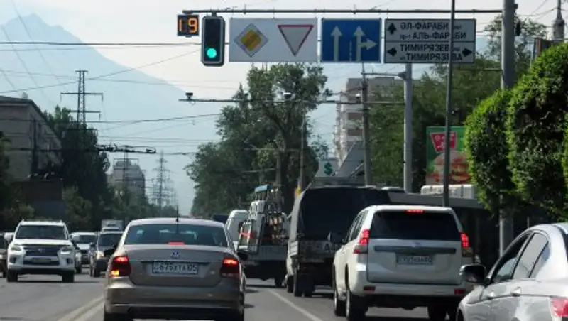 Алматы хотят сделать "городом без левых поворотов"