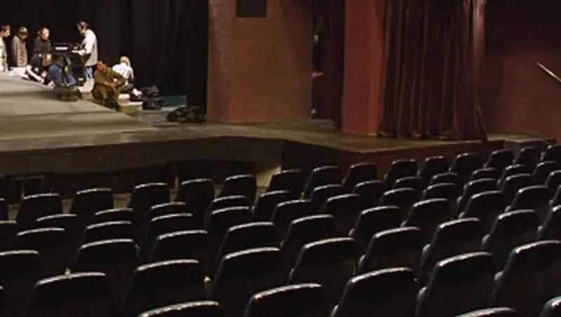 Экс-сотрудники театра оперы и балета К. Байсеитовой устраиваются таксистами и дворниками