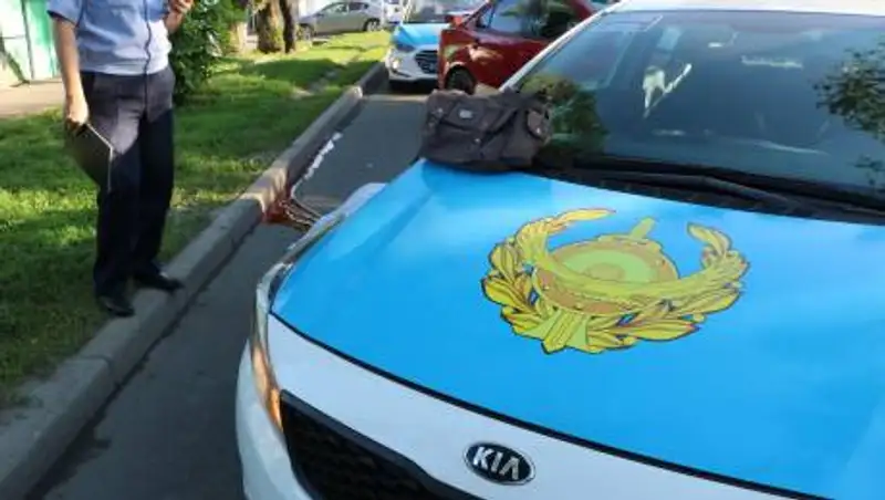 Отбросило на 10 метров: автобус насмерть сбил женщину в Алматы