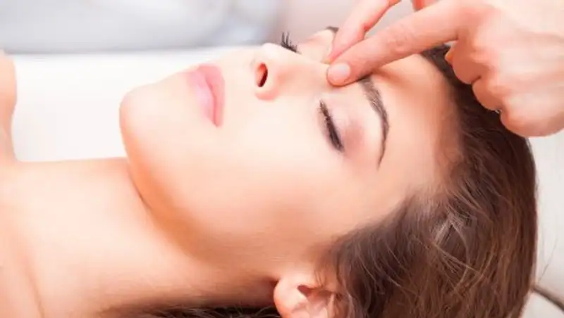 Популярные техники массажа для здоровья глаз