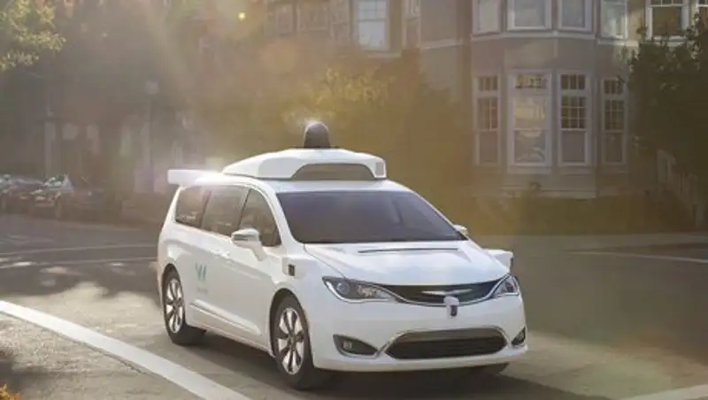 Google начал испытывать автопилот на обычных людях