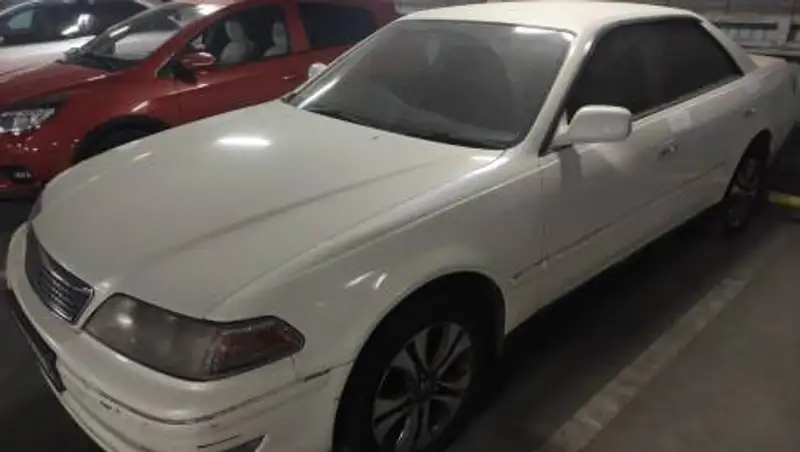 У алматинцев отобрали четыре машины за алименты