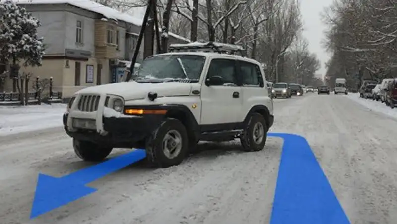 Есть ли штраф за разворот через засыпанную снегом двойную сплошную