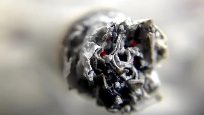 К каким заболеваниям зрения приводит курение