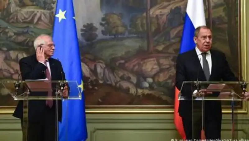 ЕС: Москва видит в демократических ценностях угрозу