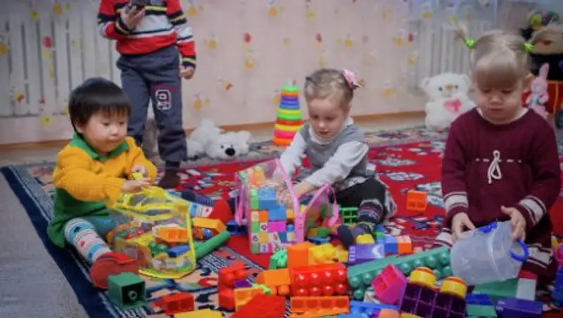 В Казахстане в 2018 году начнут трансформировать детдома