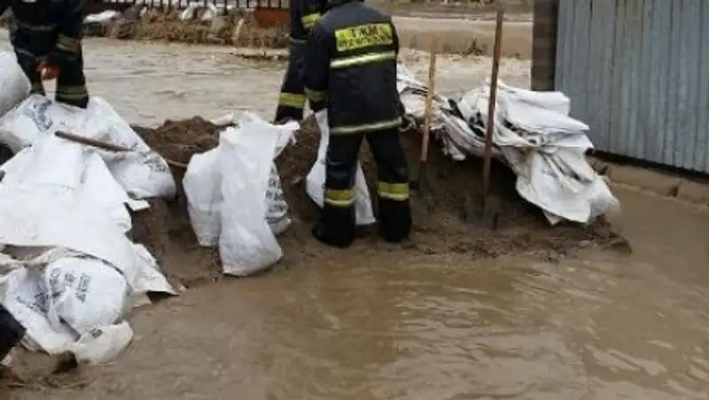 Алматы&#1171;а та&#1171;ы да су тас&#1179;ыны &#1179;аупі т&#1257;ніп т&#1201;р