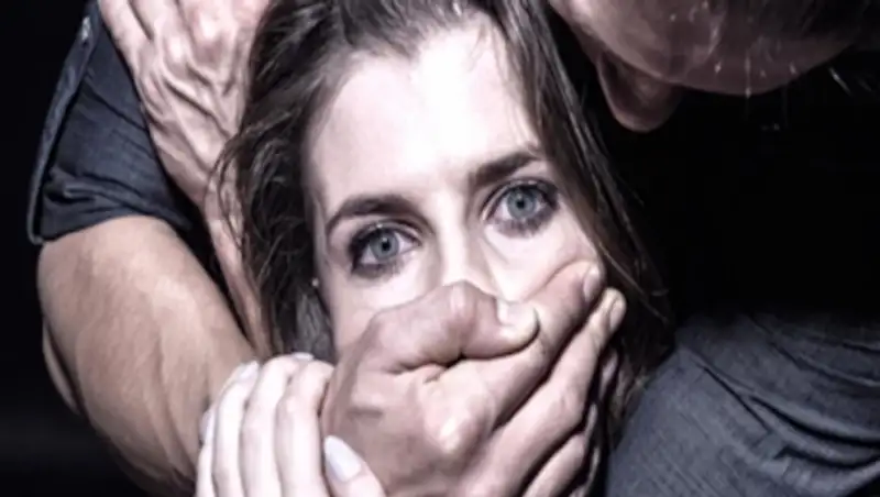 Мойщик машин в Шымкенте ограбил, а затем изнасиловал администратора кафе