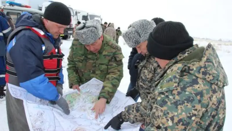 В Карагандинской области четыре дня ищут двоих мужчин, которых унесло течением реки