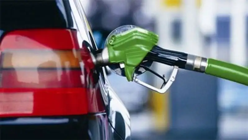 В Казахстане владельцы автомобилей ждут новой цены на бензин