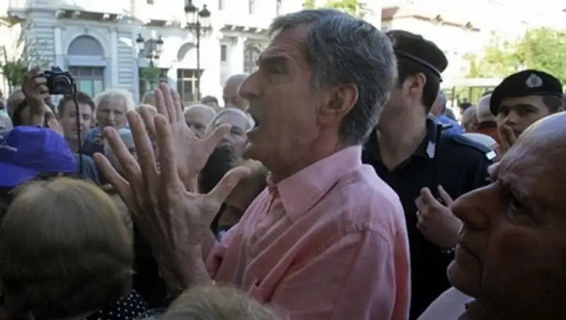 Опрос: большинство греков поддерживают уступки кредиторам