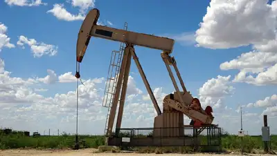 цена на нефть выросла на 2%, фото - Новости Zakon.kz от 26.07.2022 19:40