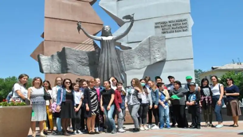Для школьников провели экскурсию по сакральным местам Алматы