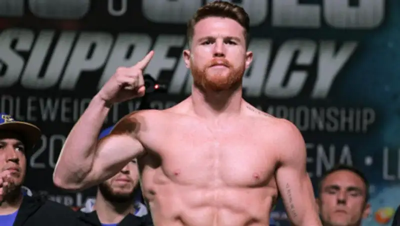 Тренер "Канело" назвал условия для боя с Конором МакГрегором