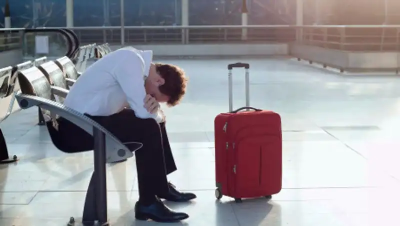 Как не оказаться в списках невыездных за рубеж