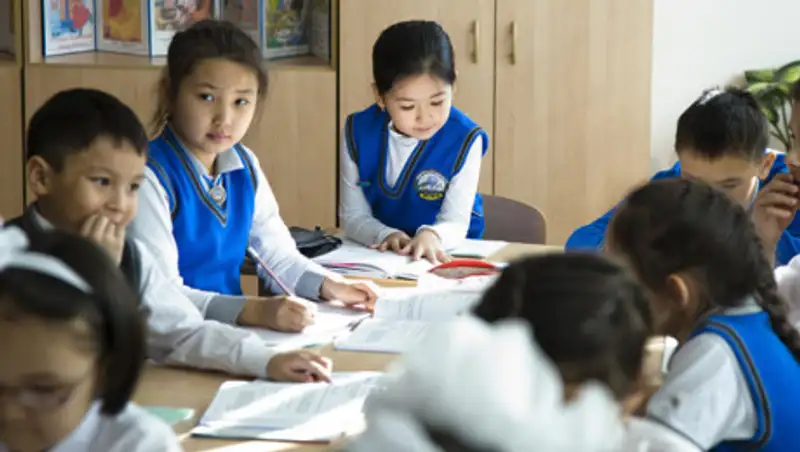 Глава государства поручил уделять внимание неформальному образованию детей в Казахстане