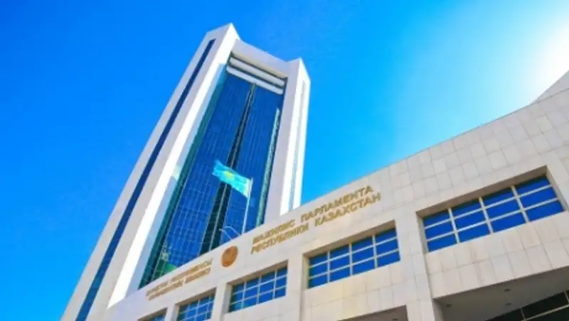 Гарантированный трансферт из Нацфонда на 2016-2018 годы определен в объеме 2400 млрд тенге