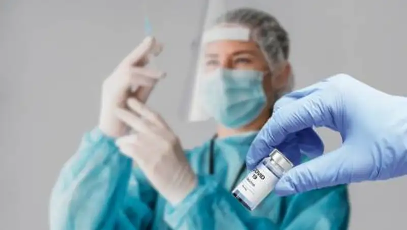 Более 6,5 млн казахстанцев получили оба компонента вакцины от коронавируса