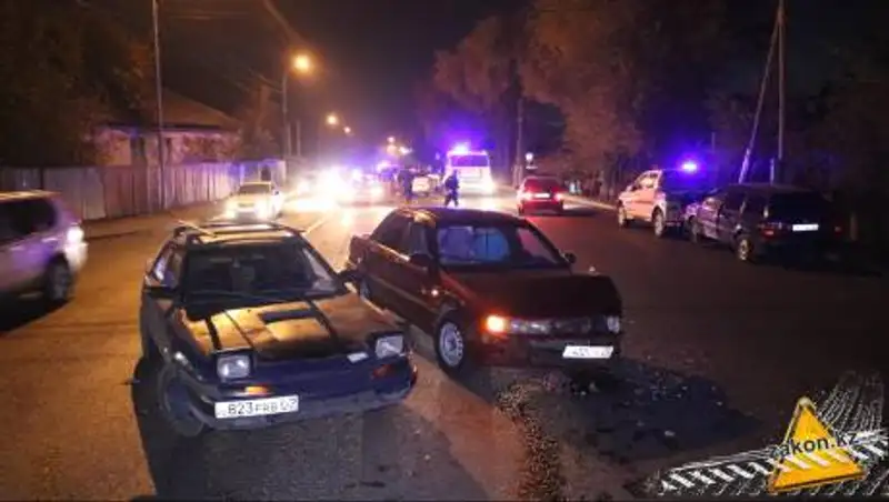 В Алматы Accent после удара вылетел на "встречку" и повредил две машины