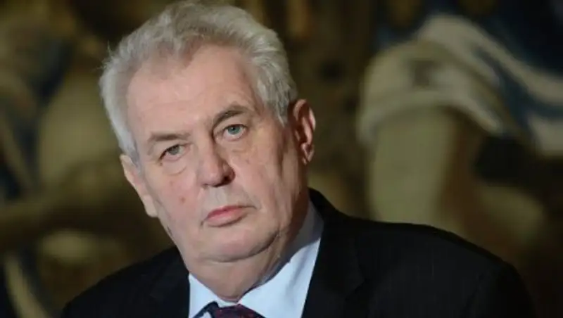 Президент Чехии Земан удивлен масштабом чисток в Турции