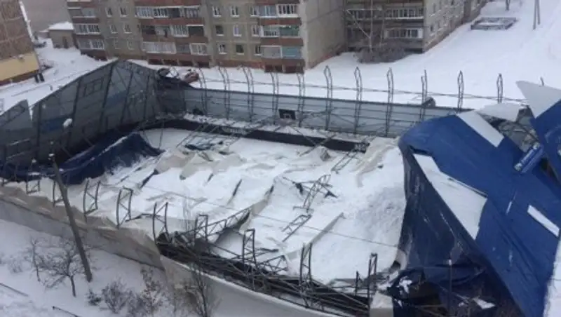 Причину обрушения корта выясняют в Петропавловске