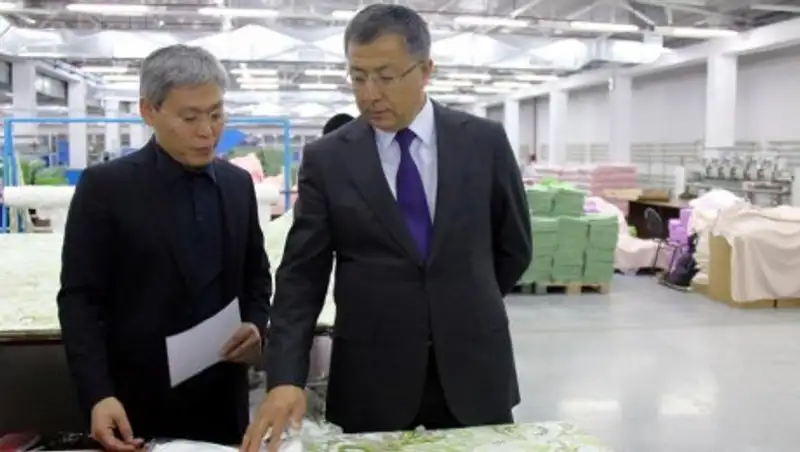 Аким ЮКО посетил промышленные предприятия