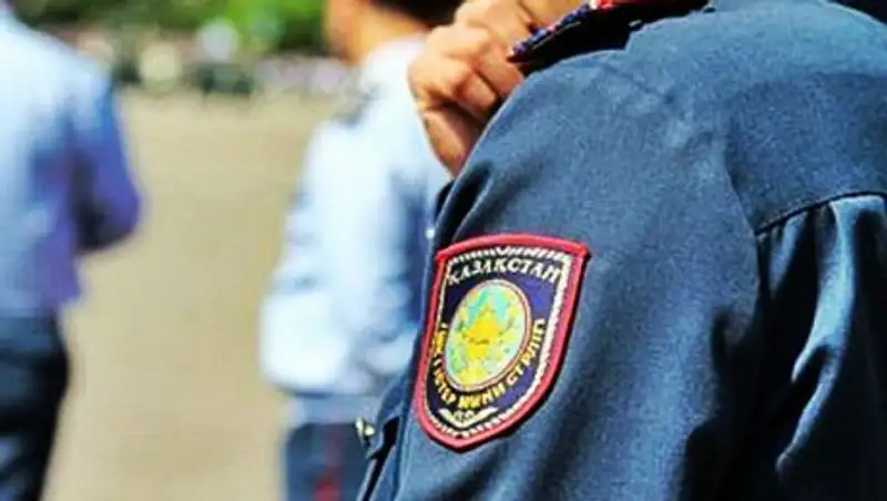 За сорванные с полицейского погоны оштрафовали жителя Актау 