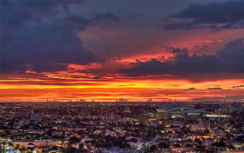 Молнии над Майами Молнии над Майами, фото - Новости Zakon.kz от 08.11.2013 20:30