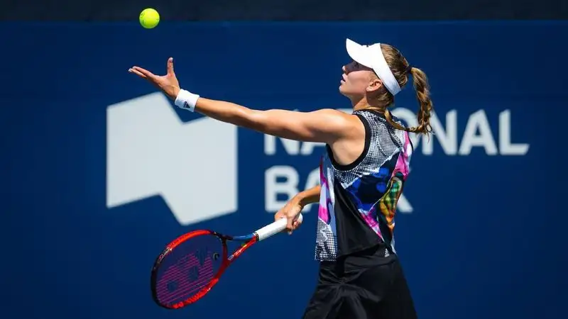 Елена Рыбакина разгромила первую ракетку мира в финале турнира WTL