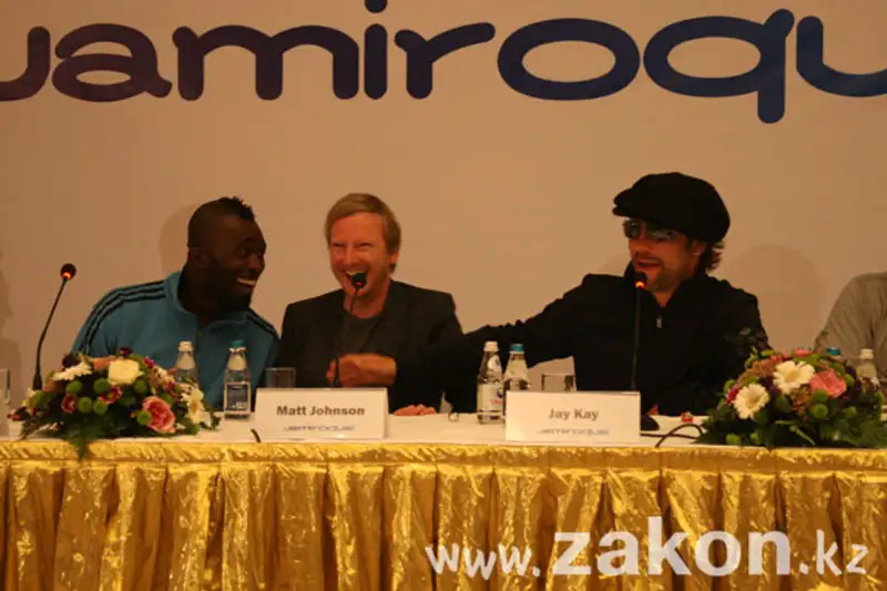 В Алматы прошла пресс-конференция с Jamiroquai (фото), фото - Новости Zakon.kz от 15.09.2012 00:52