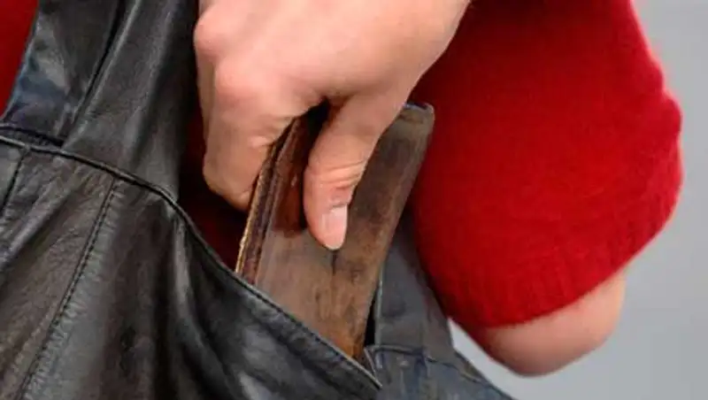 В Алматы задержана группа карманников из Кыргызстана , фото - Новости Zakon.kz от 15.11.2013 23:53