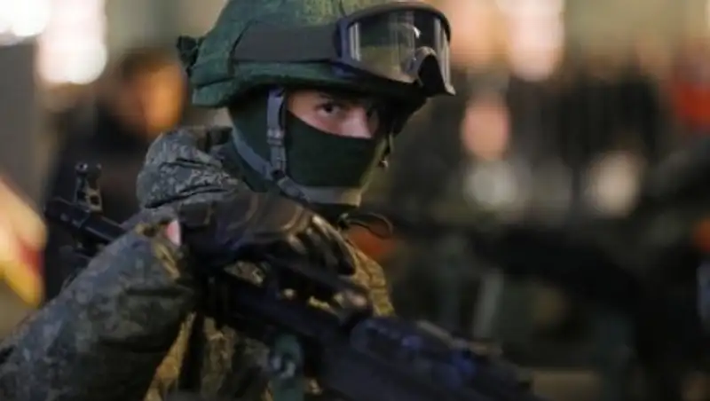 Россия впервые за 20 лет снизила военные расходы