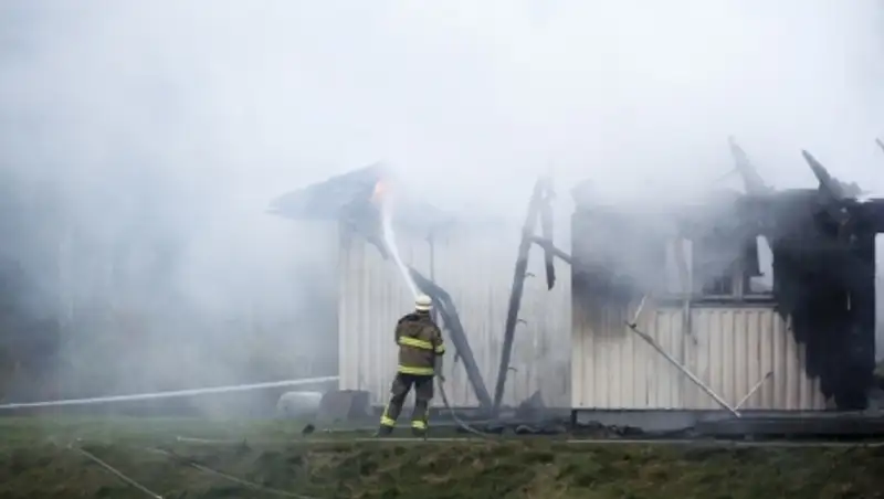 В Швеции подожгли очередной центр приема беженцев