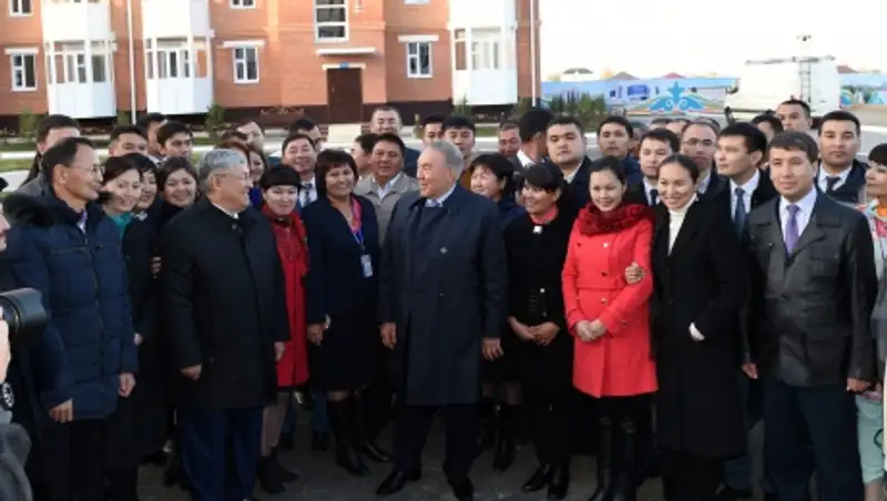 В Кызылорде Назарбаев ознакомился с ходом строительства соцжилья в мкр.«Арай-2»