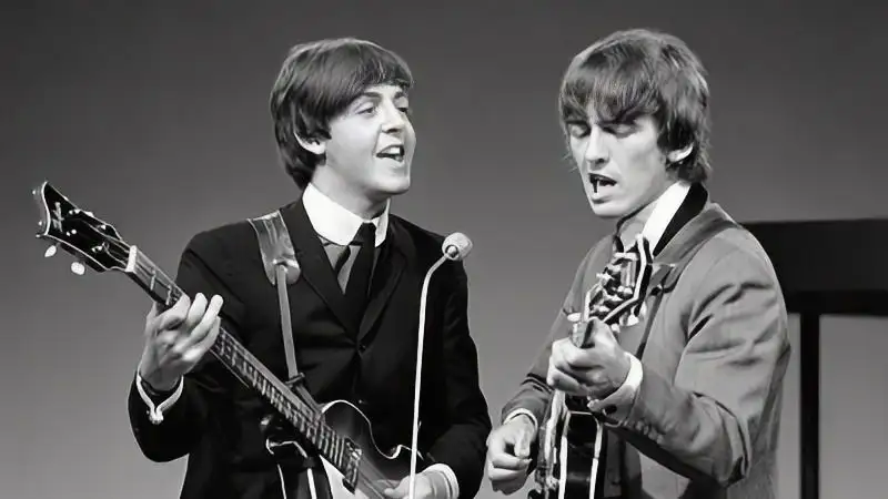 Потерянную бас-гитару Пола Маккартни начали искать всем миром