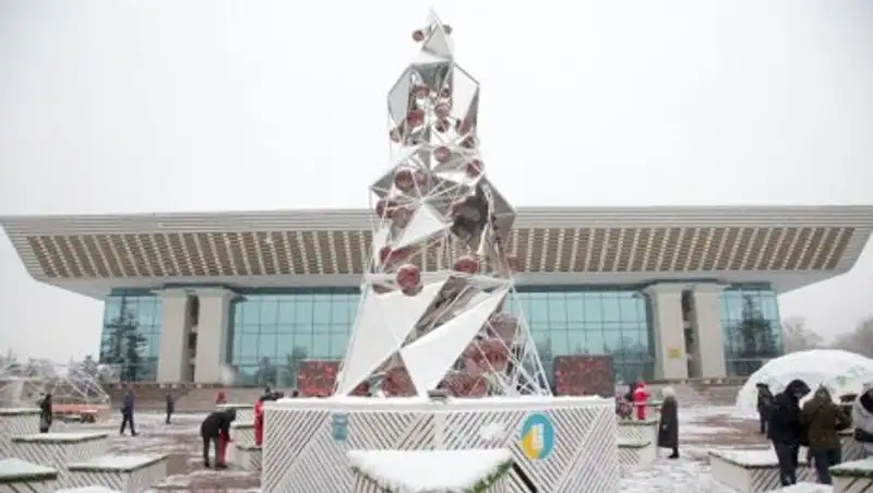 Алматылы&#1179;тар ала&#1187;&#1171;а &#1179;ойыл&#1171;ан шыршаны к&#1257;ріп та&#1187;&#1171;алды